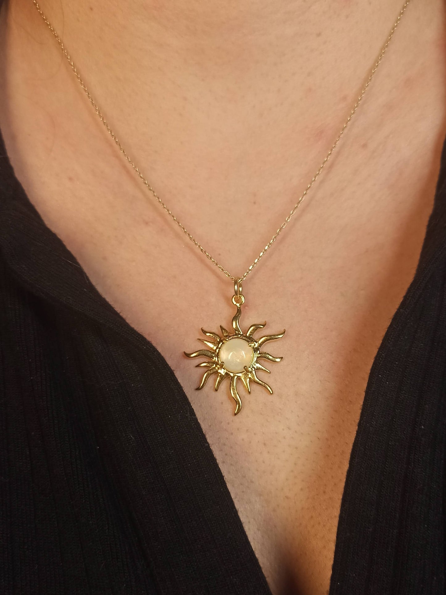 Ay Taşlı Gümüş Güneş Kolye