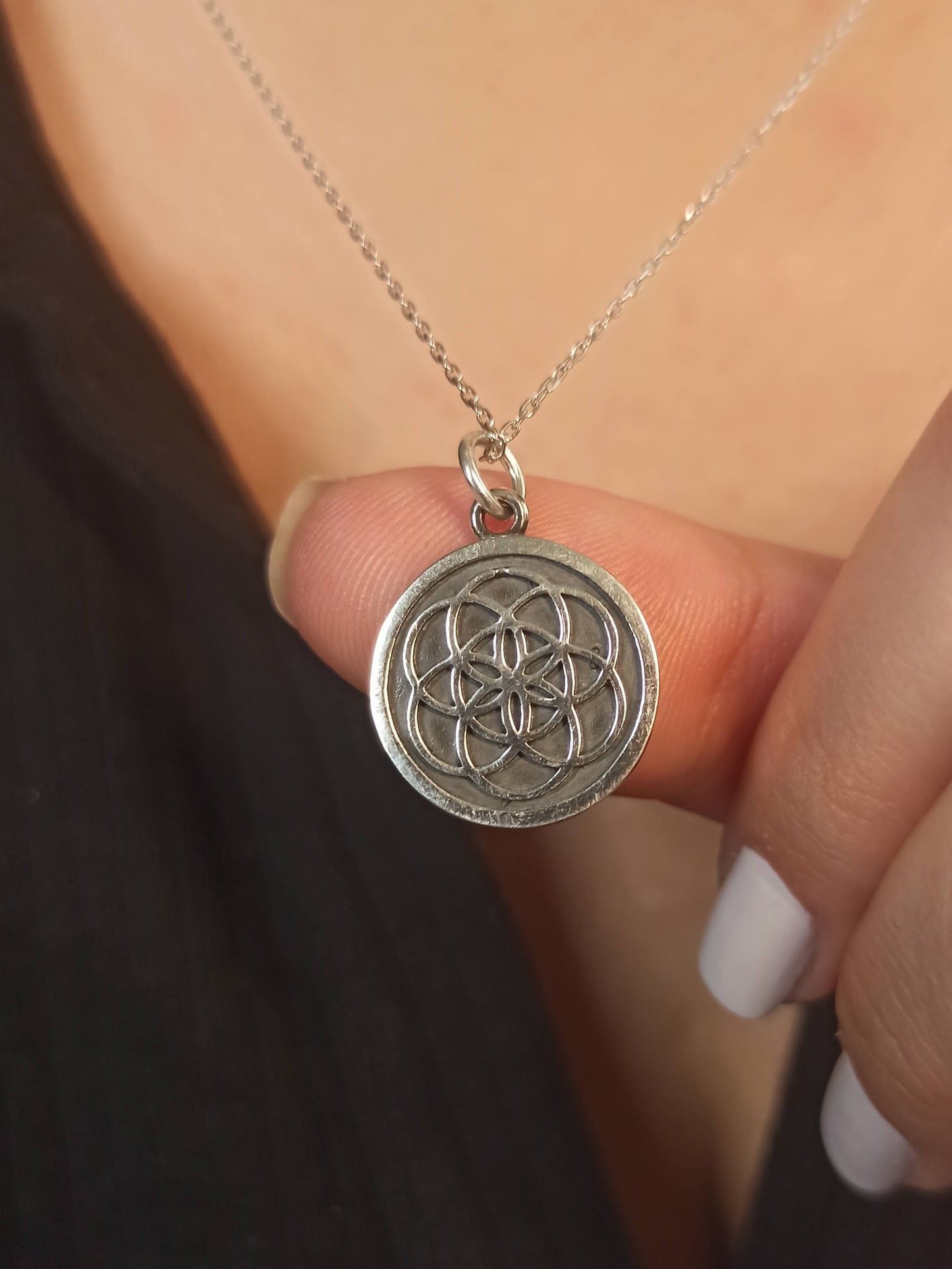 Yaşam Ağacı ve Hayat Sembollü Madalyon Kolye