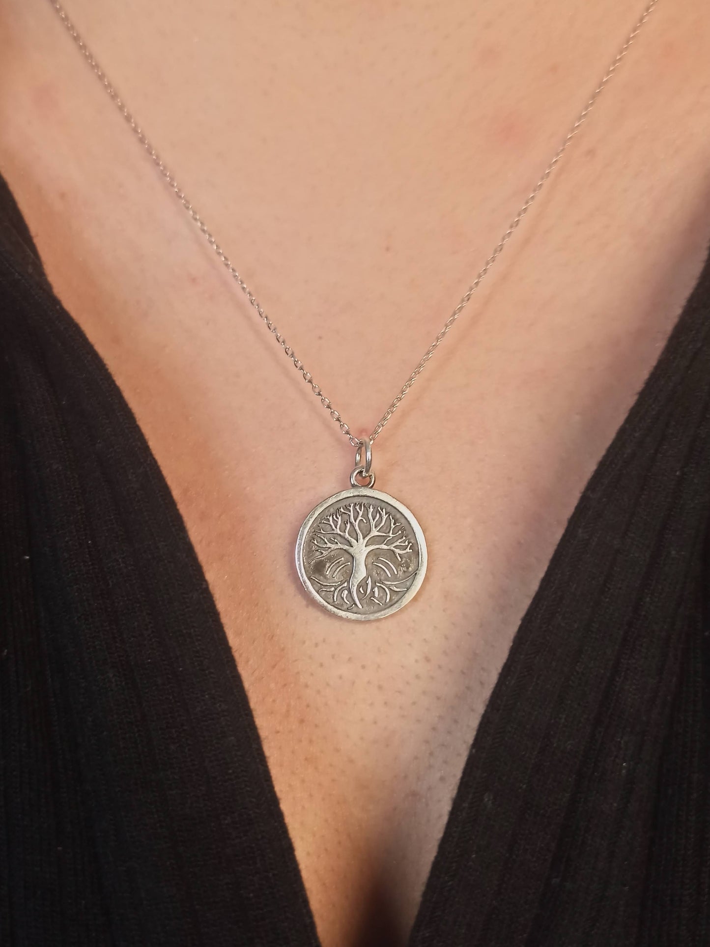 Yaşam Ağacı ve Hayat Sembollü Madalyon Kolye