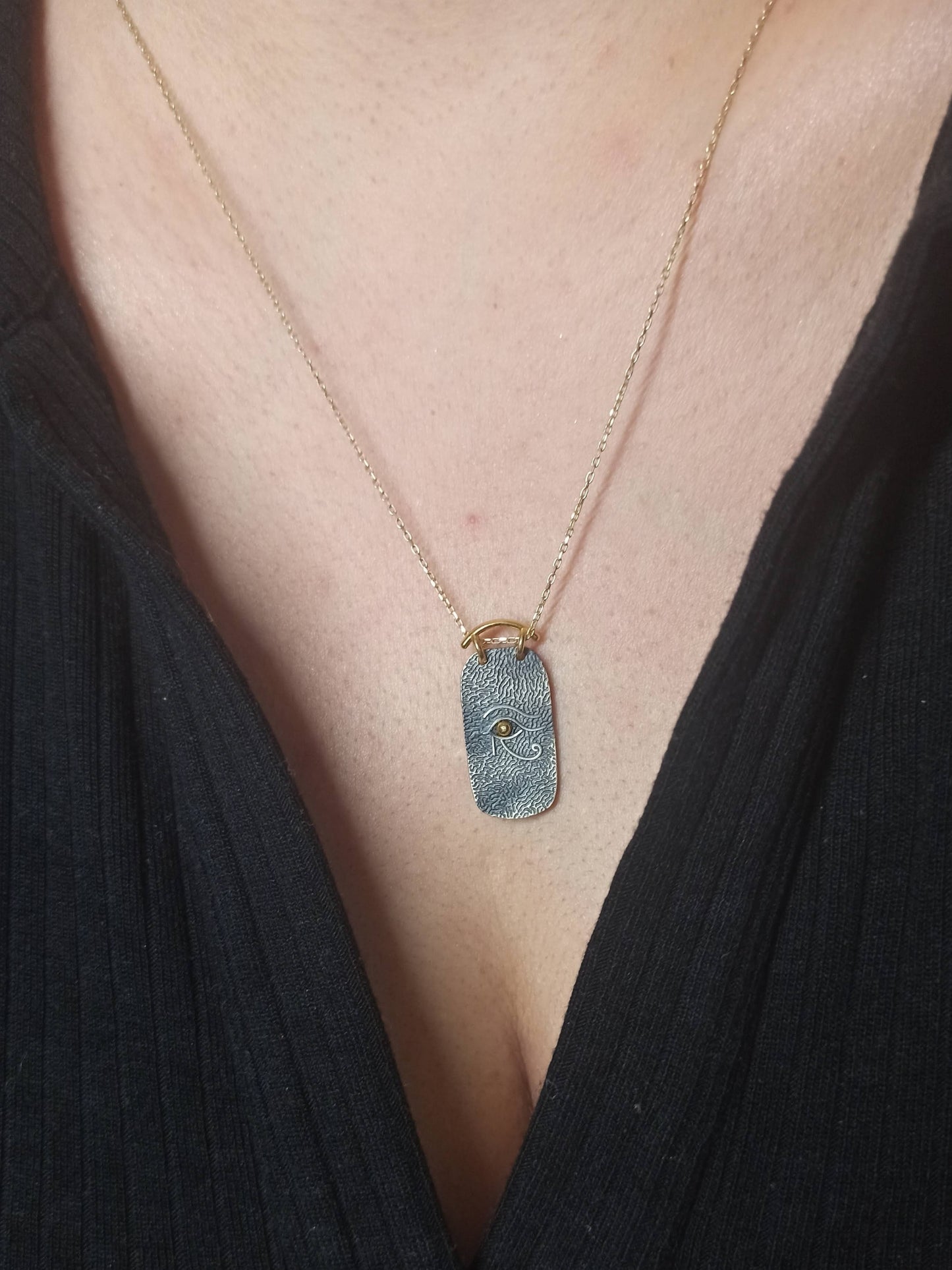 Horus’un Gözü Madalyon Kolye, Vintage Oksitli Gümüş Takı