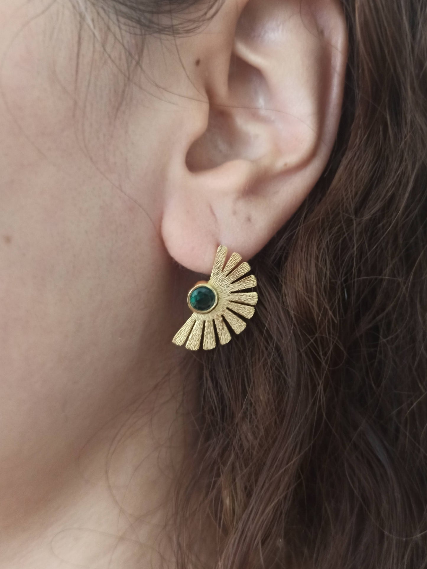 Yeşil Taşlı Gümüş Yelpaze Küpe