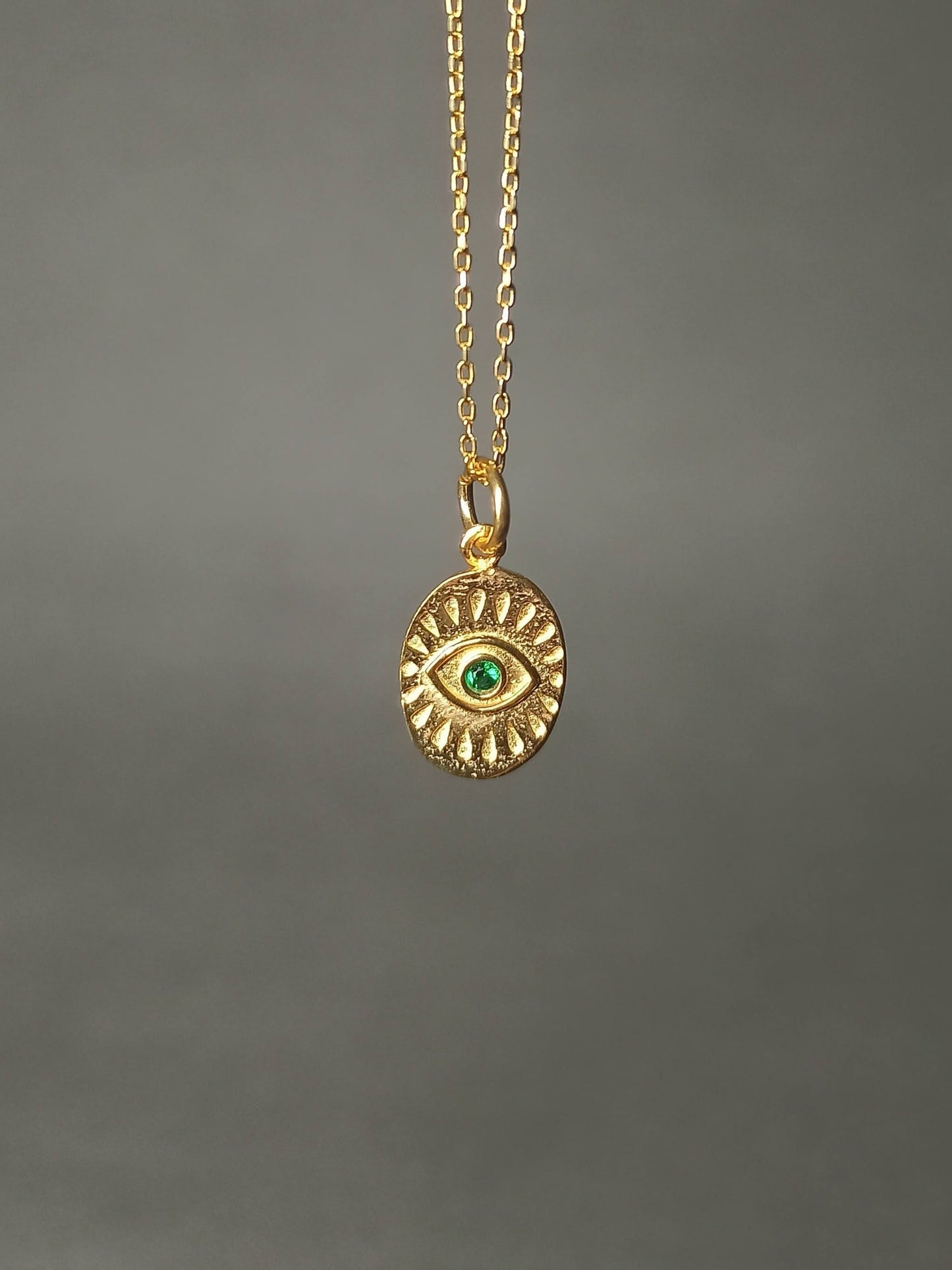 Yeşil Taşlı Antik Göz Madalyon Kolye