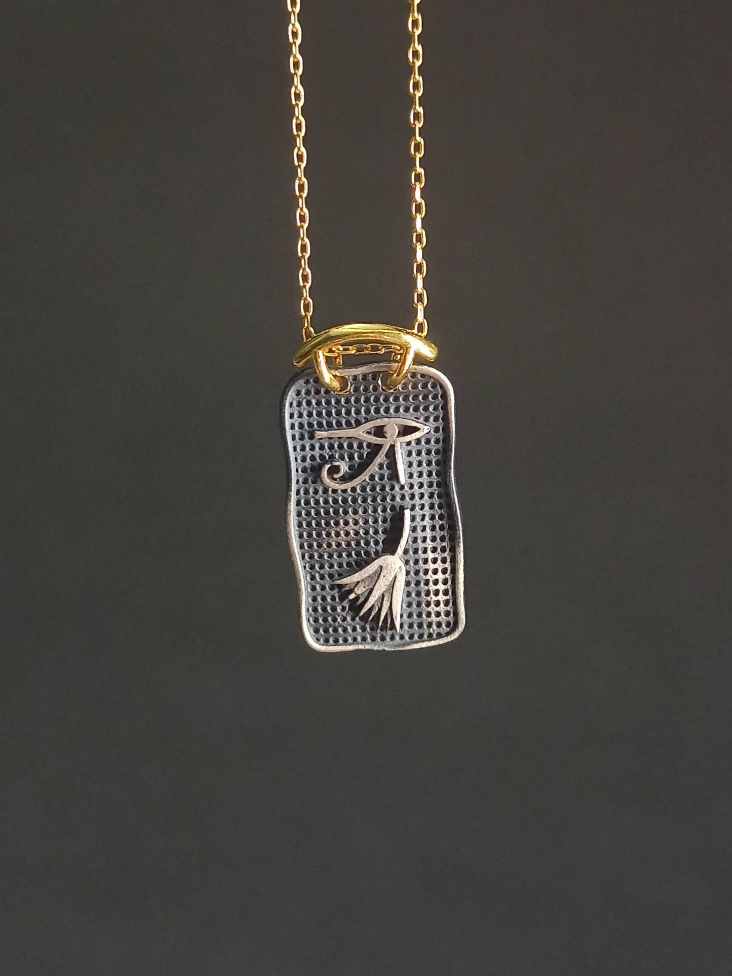 Antik Mısır Göz ve Lotus Madalyon Kolye