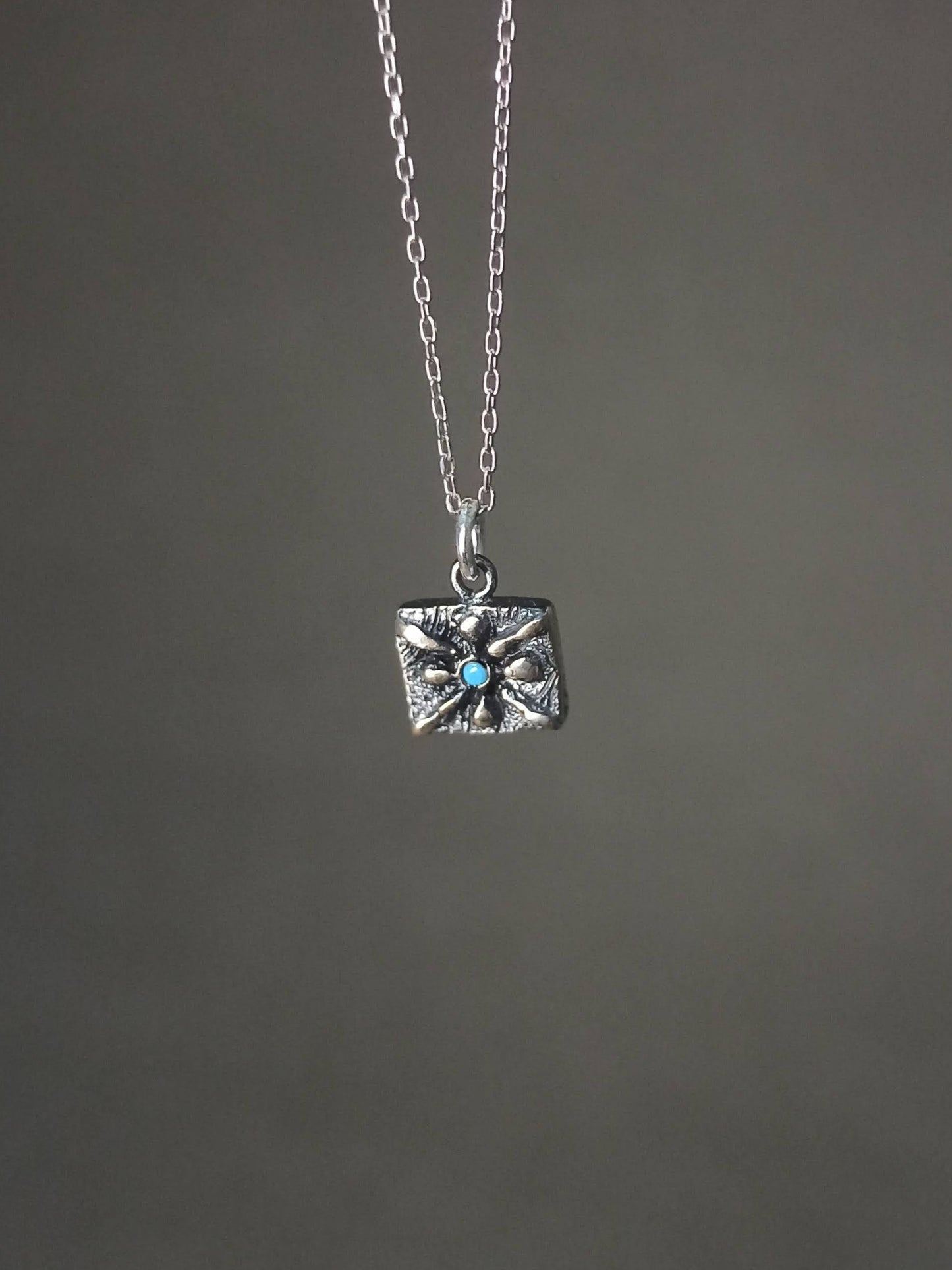 Antik Asuri Güneş Sembolü Kolye, Koruma Tılsımı