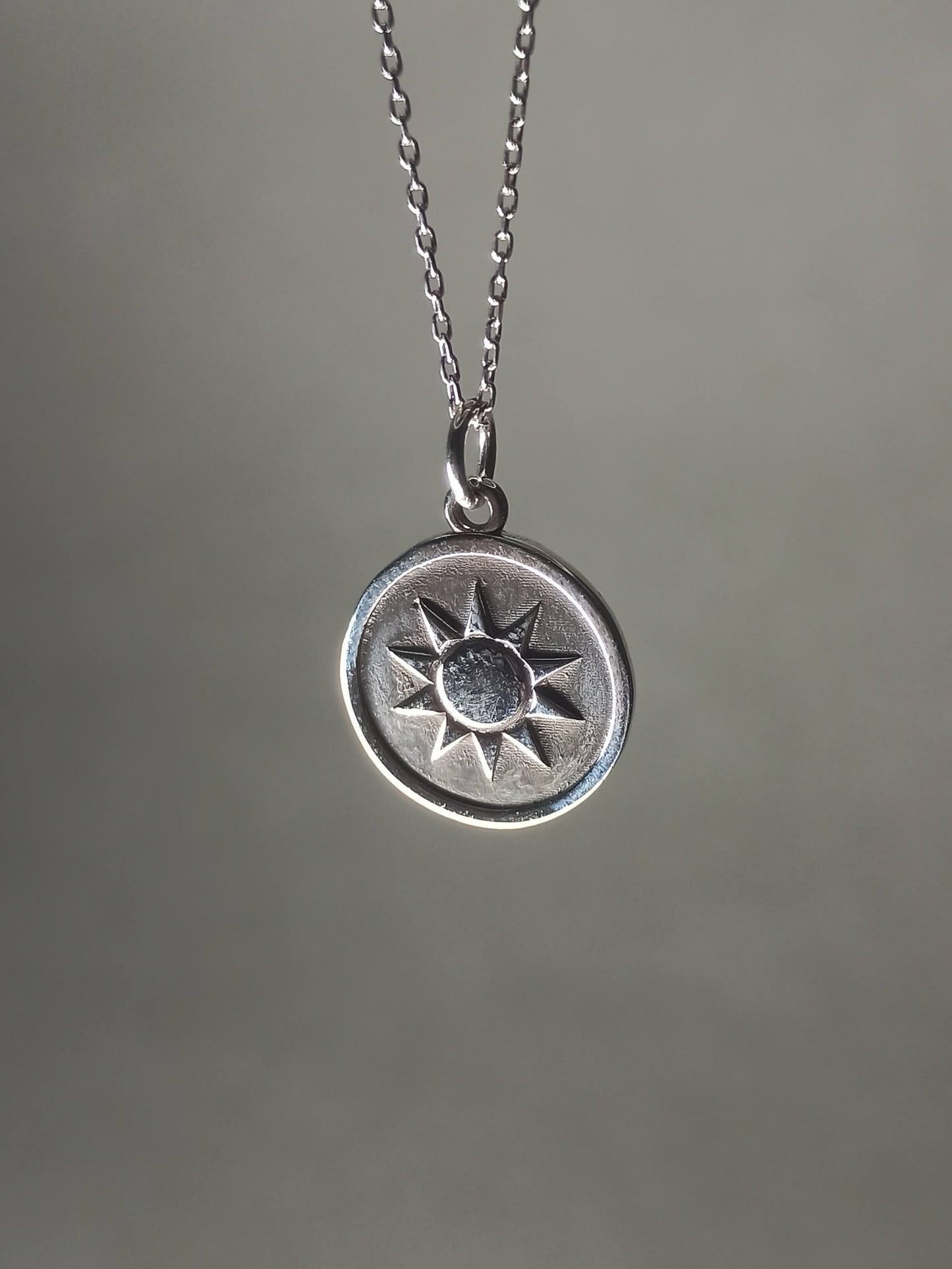 Çift Taraflı Ay ve Güneş Madalyon Kolye