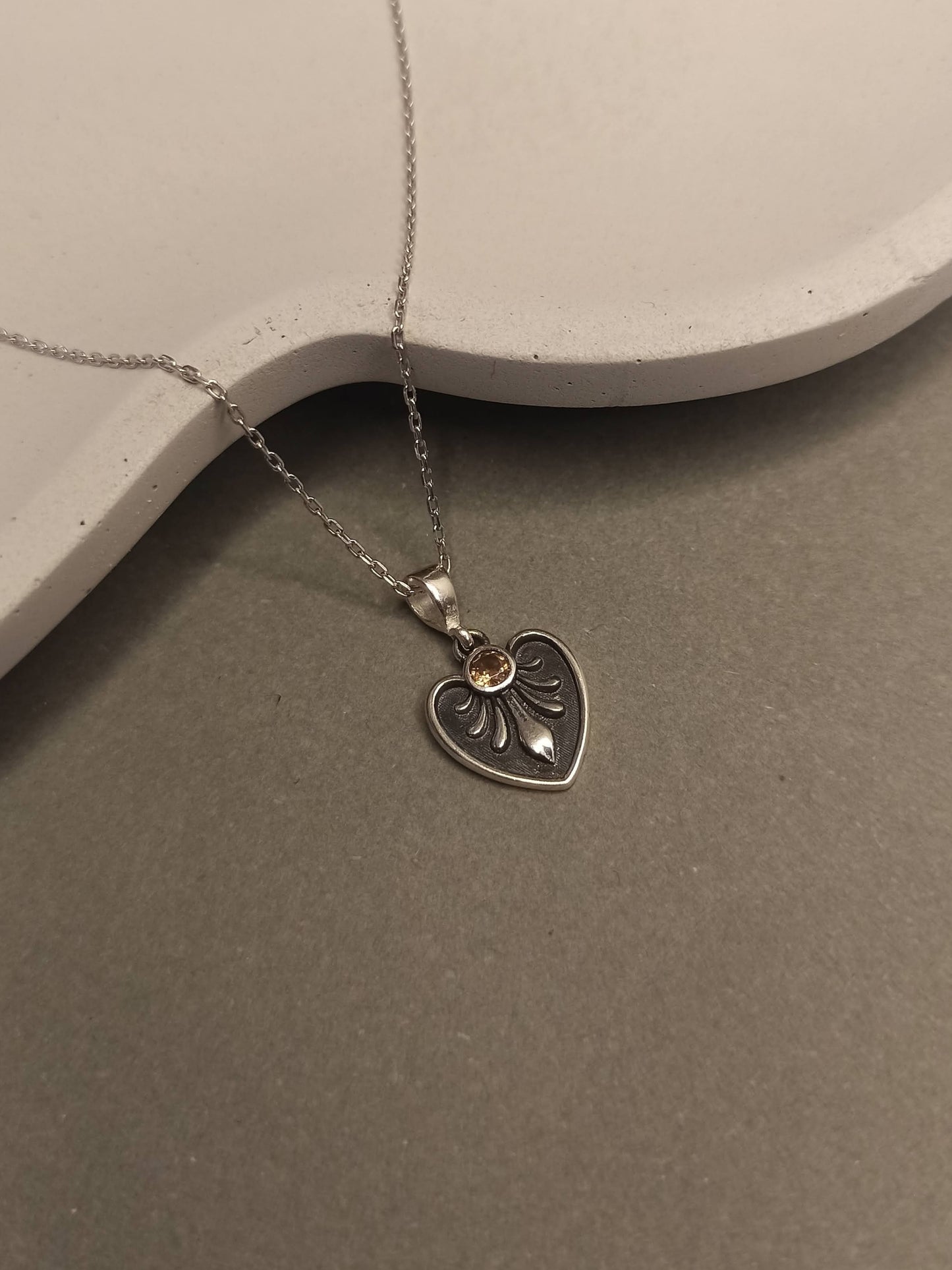 Vintage Stil Gümüş Kalp Kolye