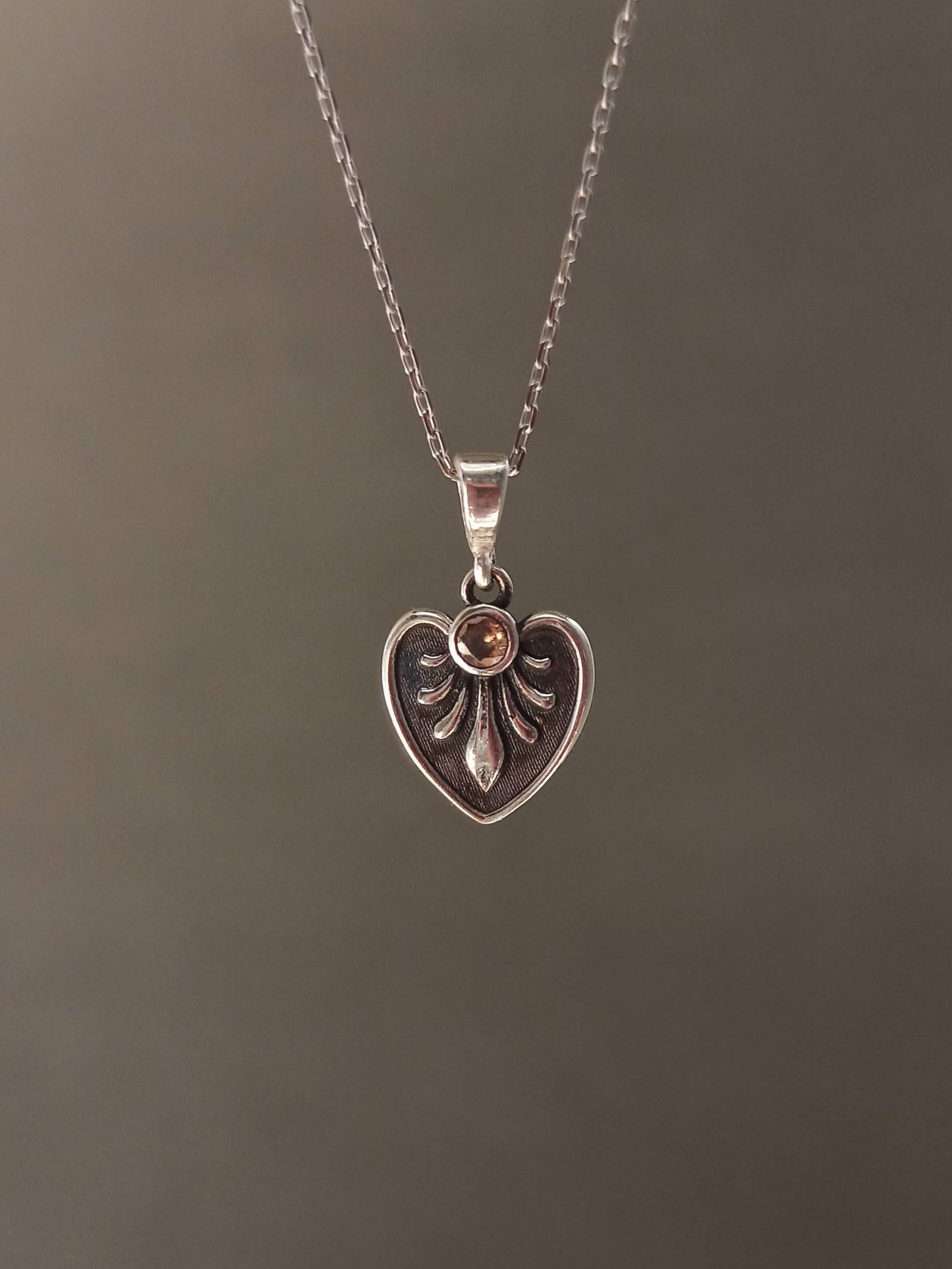 Vintage Stil Gümüş Kalp Kolye