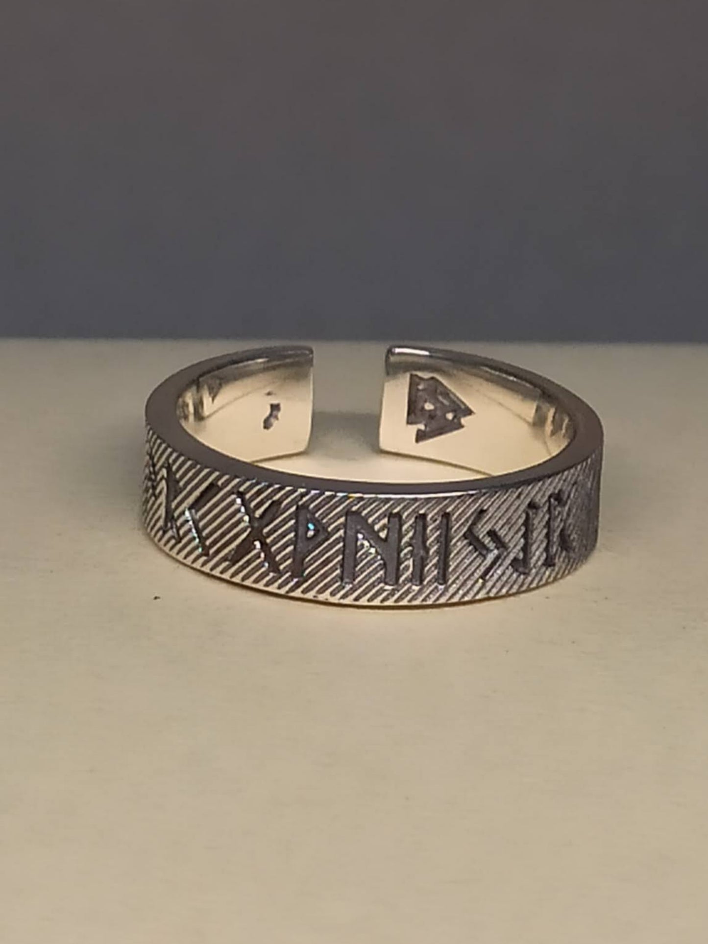 Gümüş Run Alfabesi Yüzük | 24 Futhark Runu İşlemeli Ayarlanabilir Viking Yüzüğü