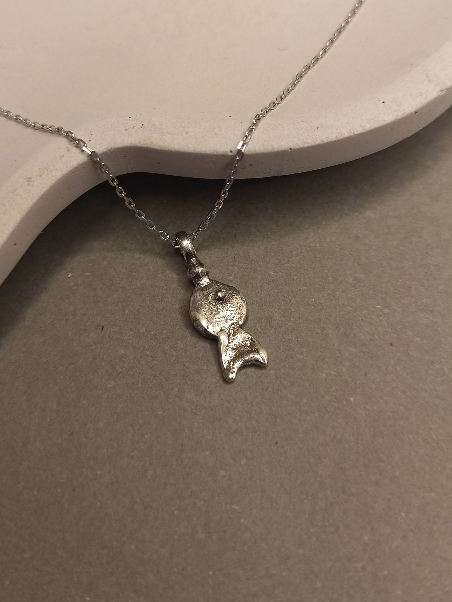 Gümüş Mini Balık Kolye