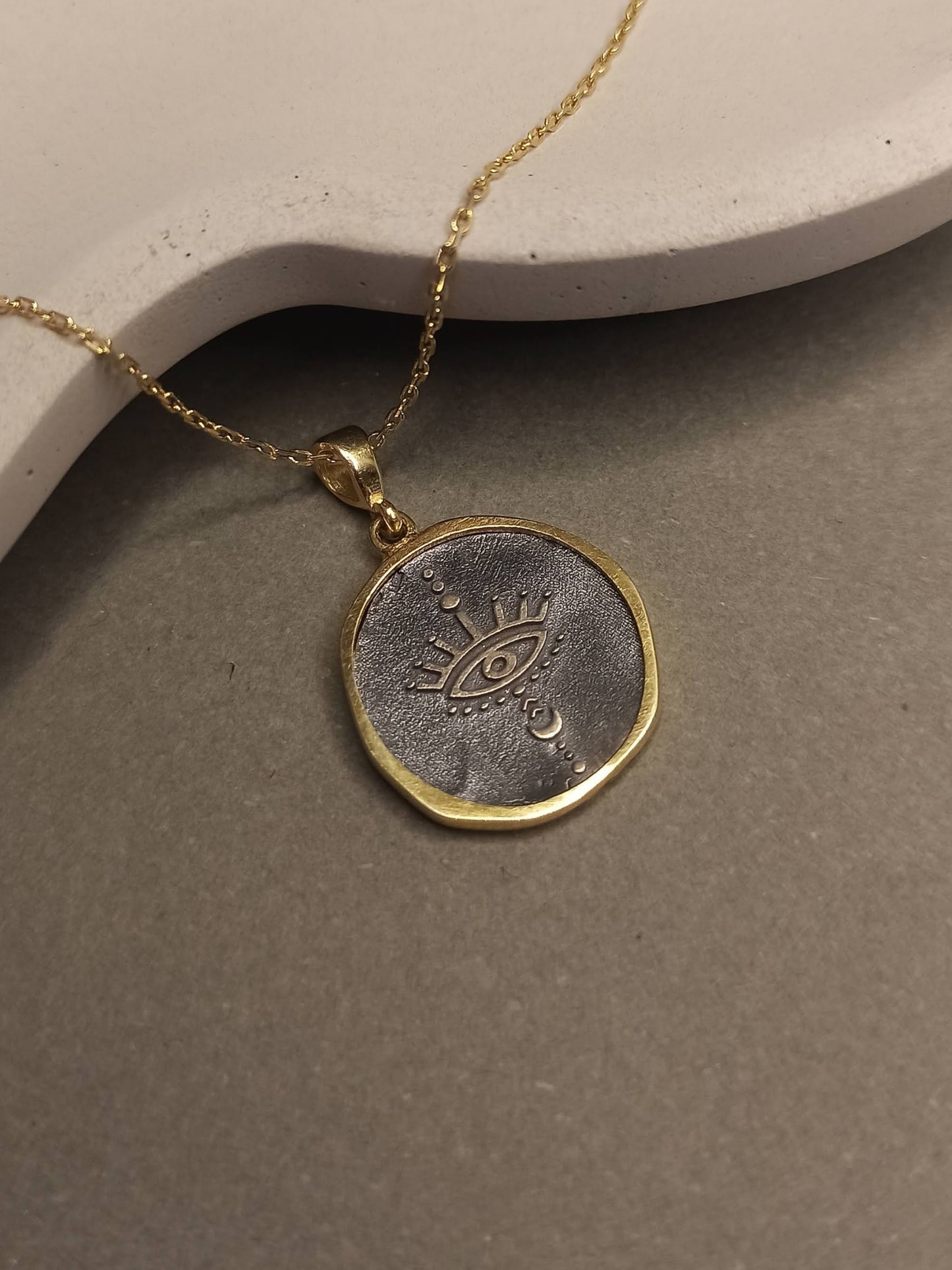 Mistik Göz Madalyon Kolye