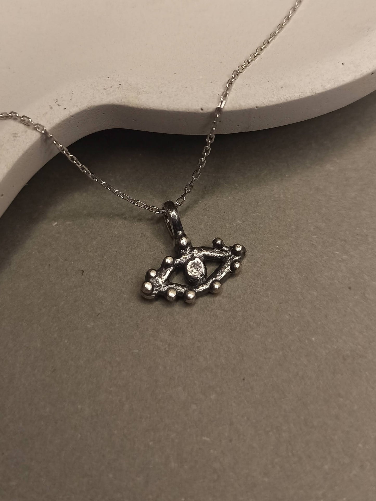 Gümüş Antik Göz Kolye | Nazarlık ve Koruma Sembolü