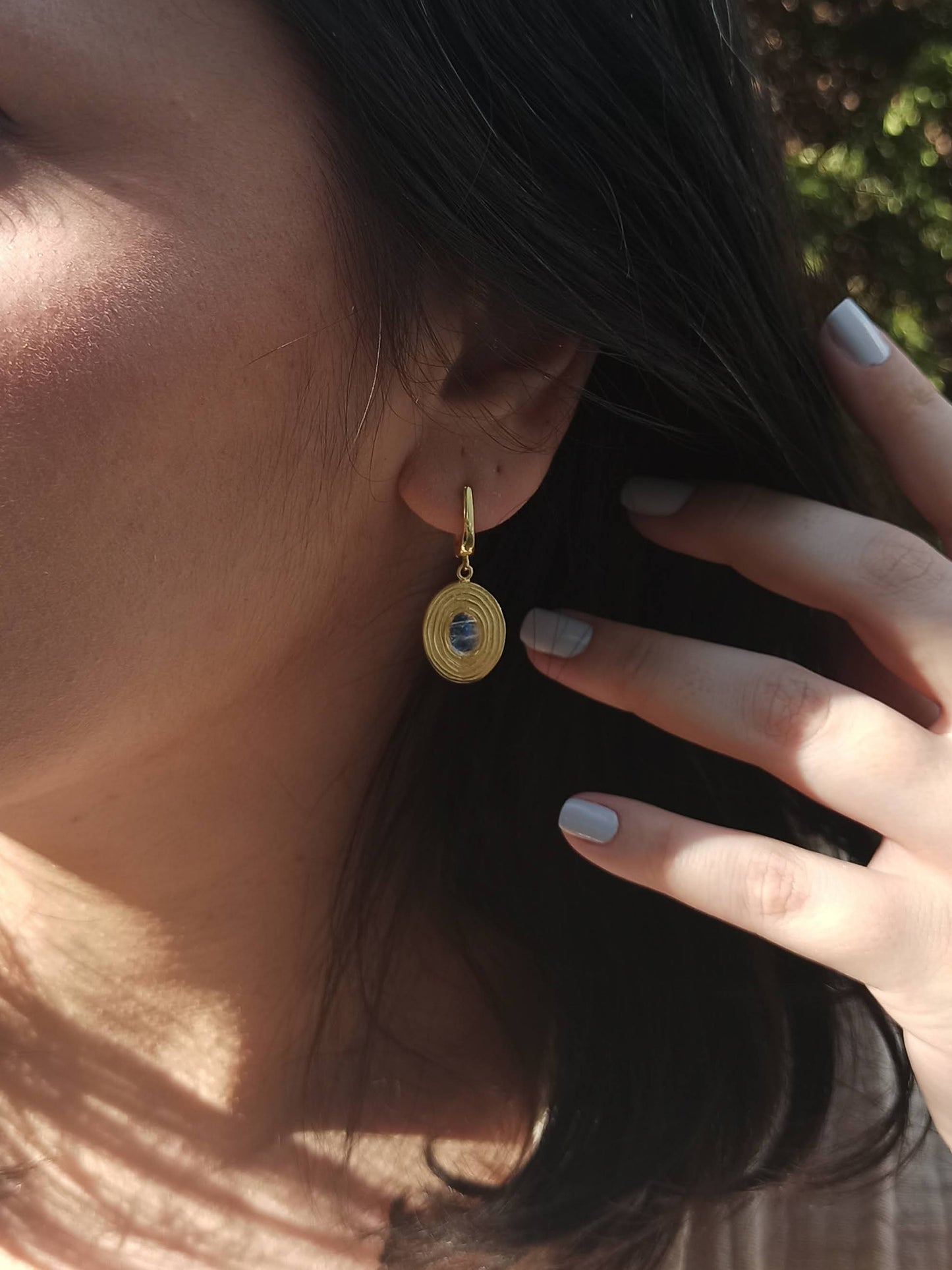 Doğal Ay Taşlı Oval Sallantılı Gümüş Küpe | BHCL Co.