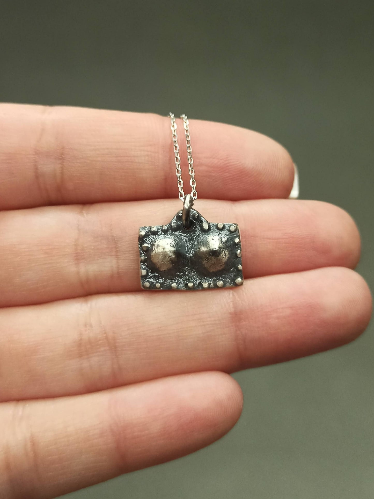 Antik Mezopotamya Meme Motifli Kolye