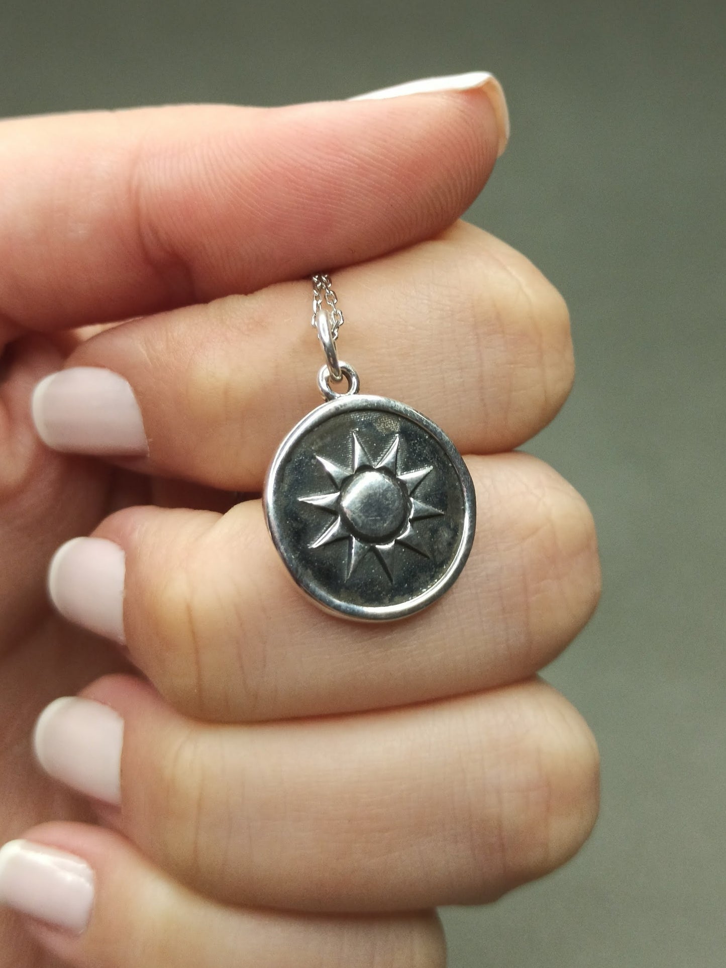 Çift Taraflı Ay ve Güneş Madalyon Kolye