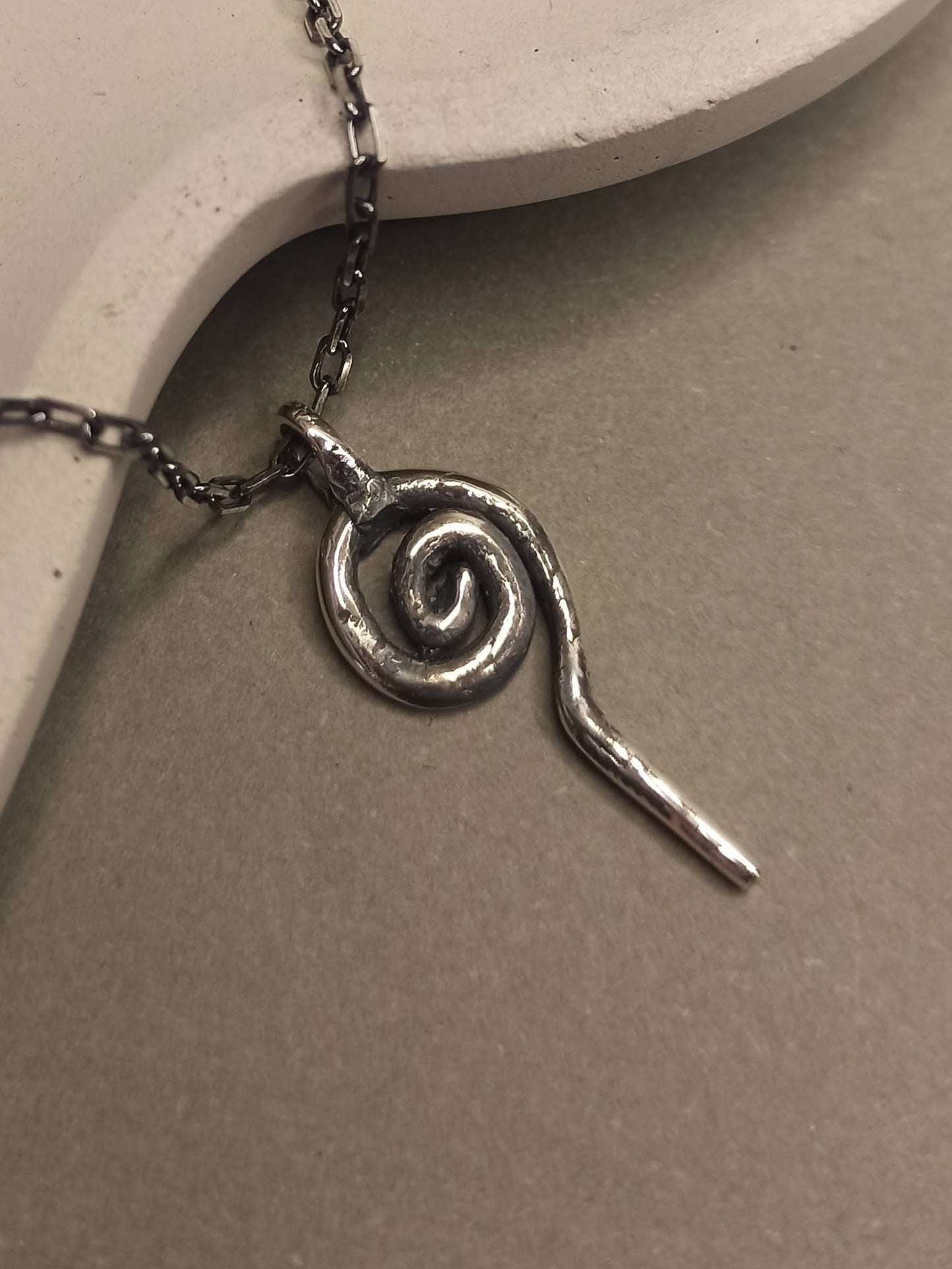 Spiral Enerji Erkek Kolyesi