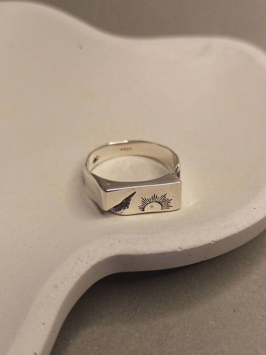 Güneş Motifli Gümüş Erkek Yüzük