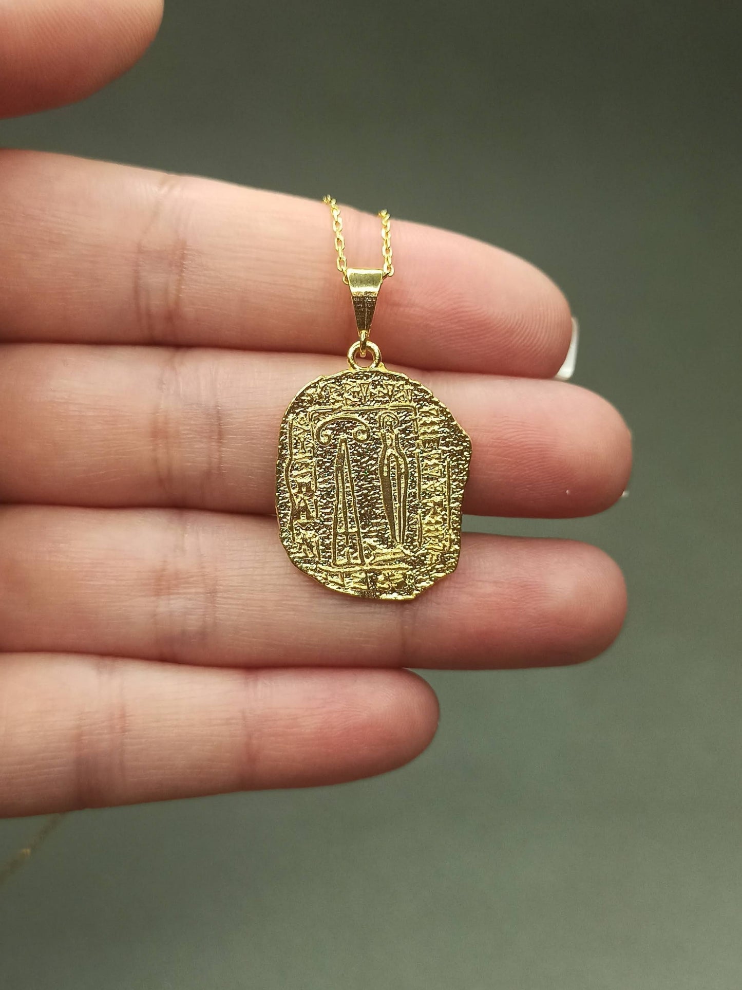 Antik Yazıt Gümüş Madalyon Kolye