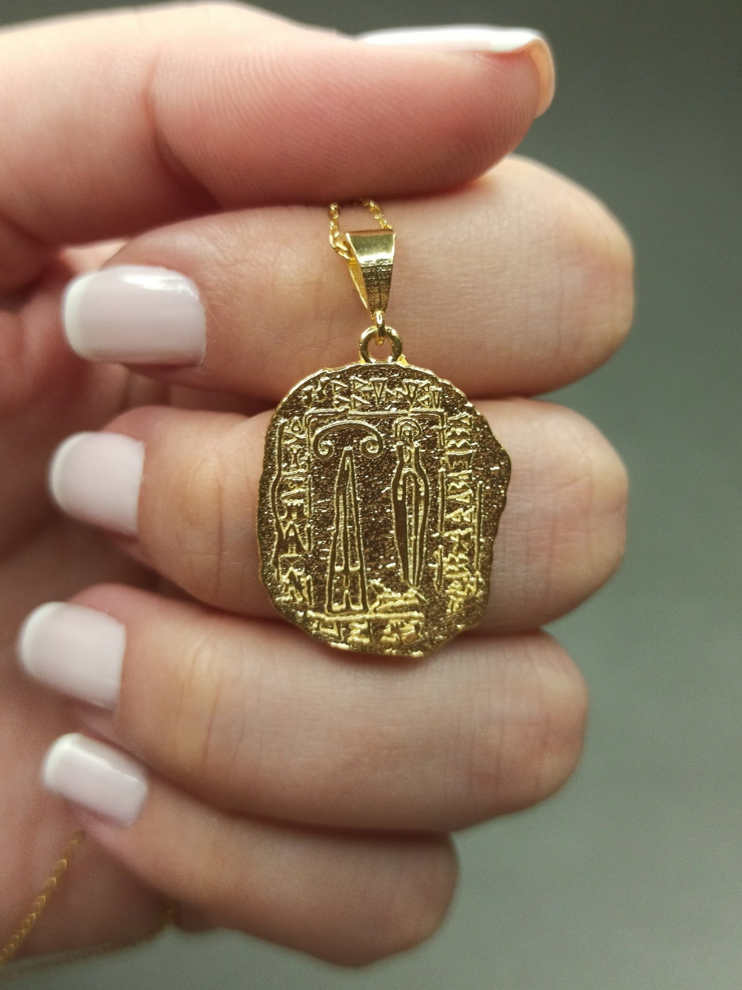 Antik Yazıt Gümüş Madalyon Kolye