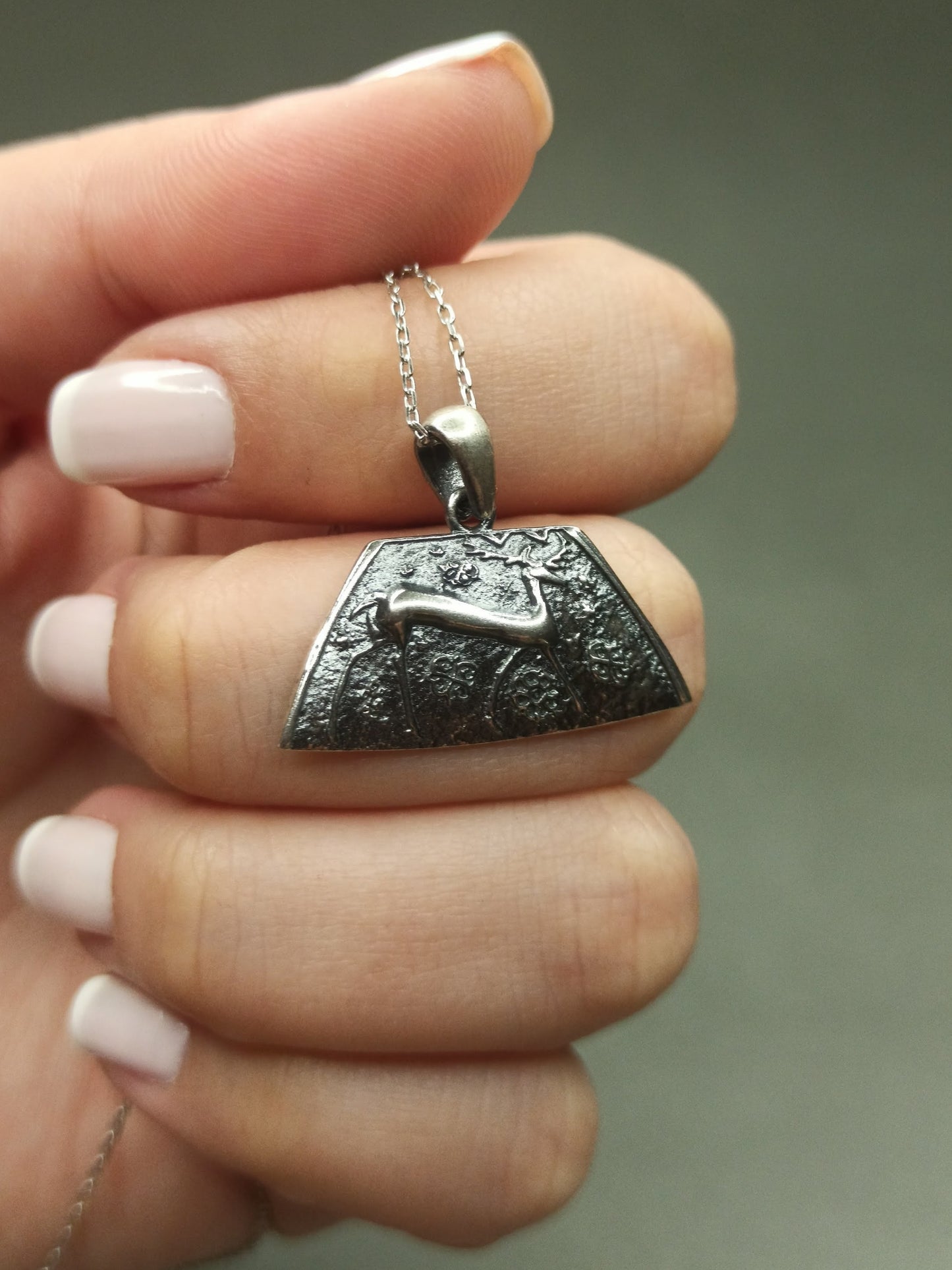 Antik Hitit Geyiği Gümüş Kolye