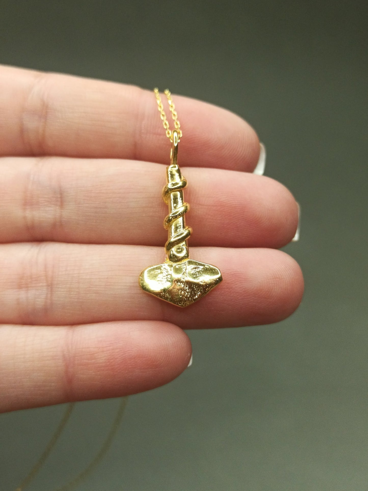 Gümüş Thor'un Çekici Mjolnir Kolye