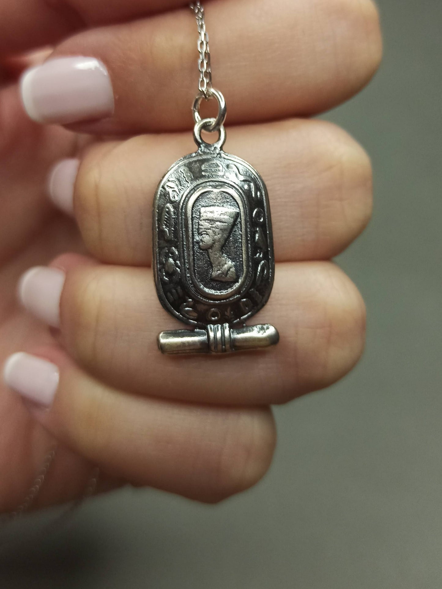 Antik Mısır Kraliçesi Nefertiti Kolye