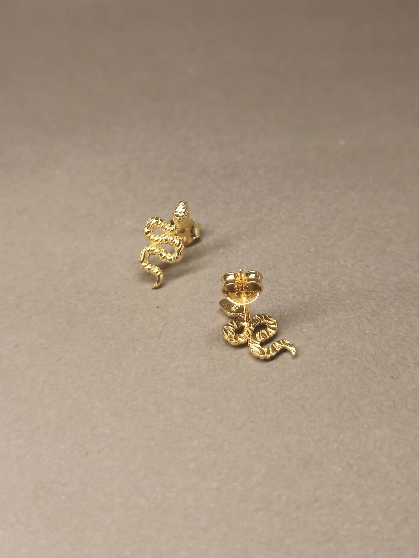 Gümüş Mini Yılan Küpe