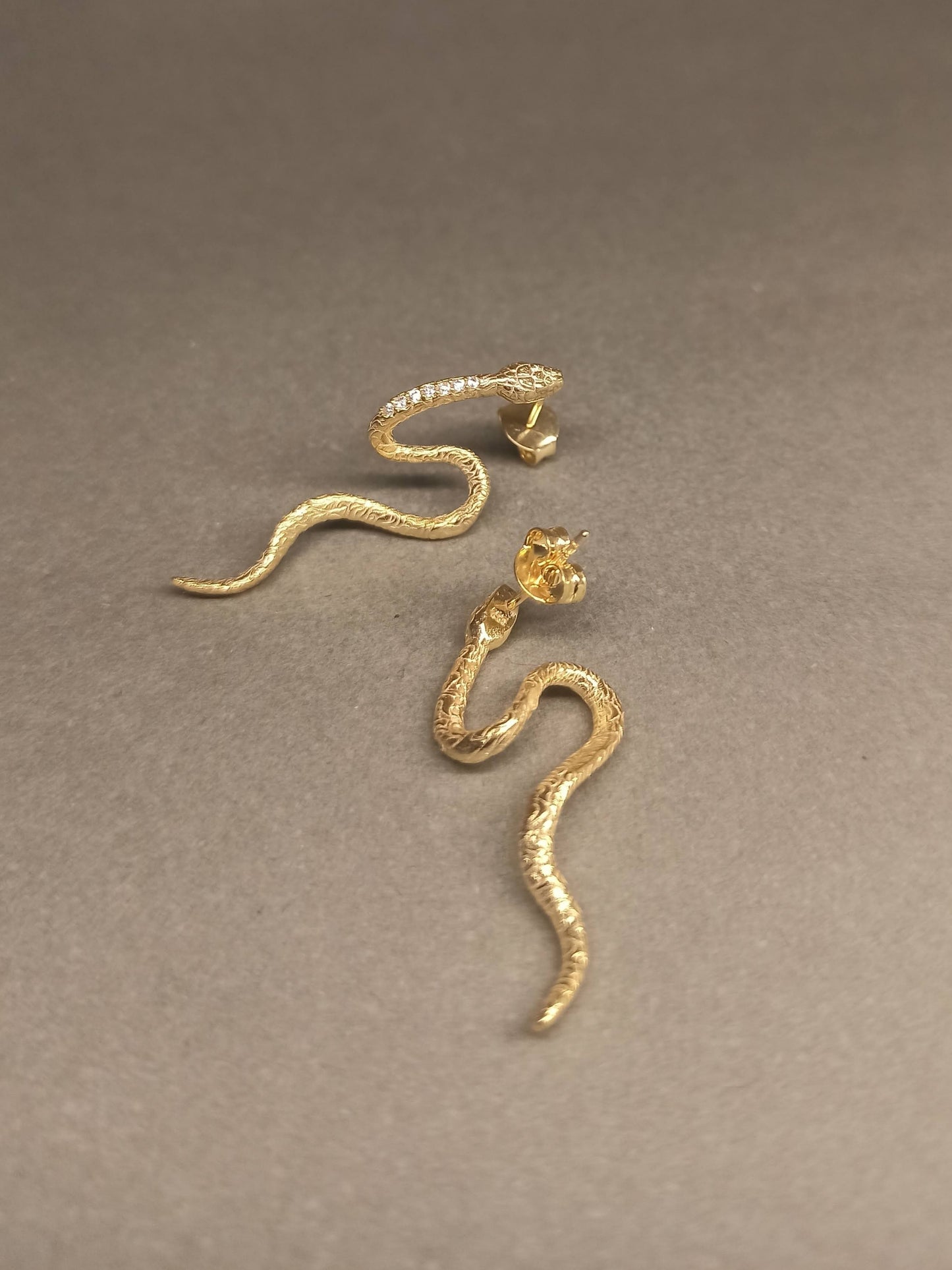 Gümüş Taşlı Yılan Küpe