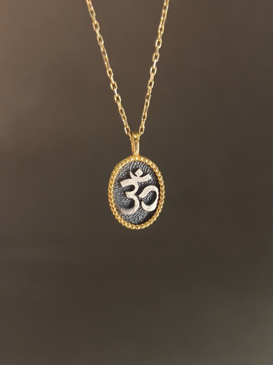 Gümüş Om Sembolü Kolye