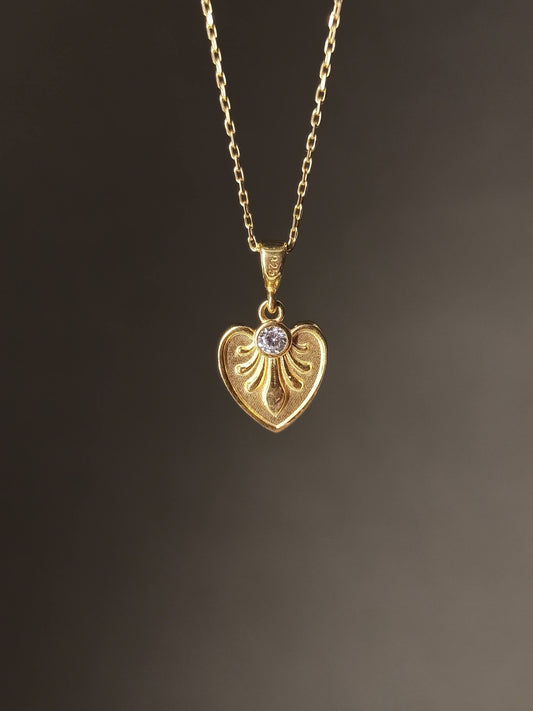 Vintage Stil Altın Kalp Kolye