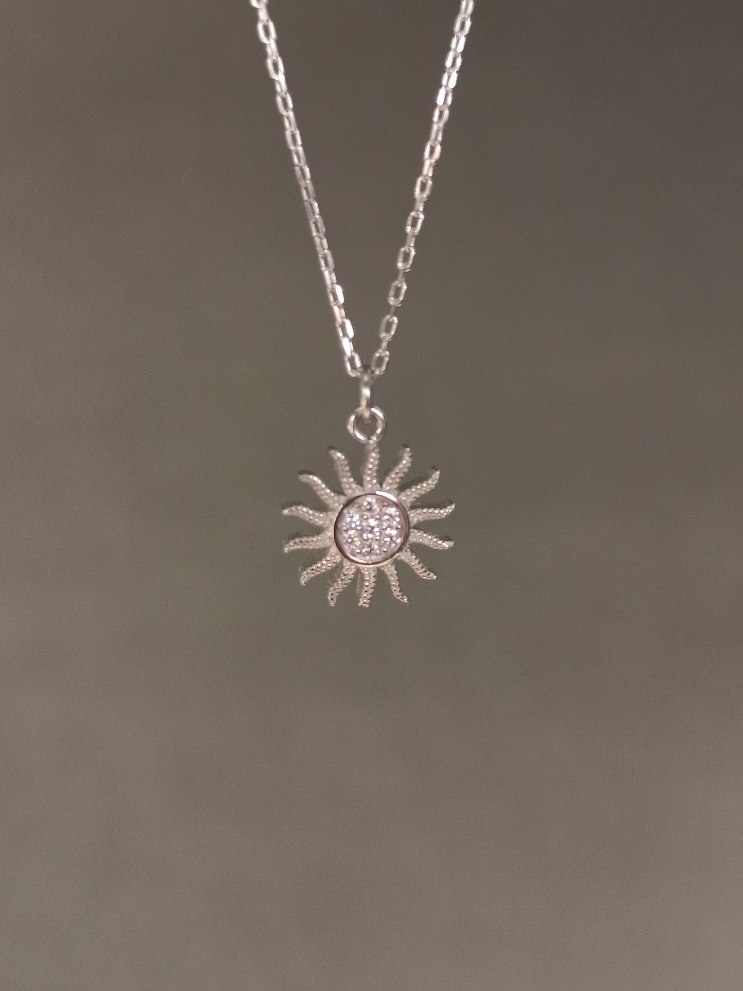 Mini Güneş Kolye, Zirkon Taşlı - Gümüş