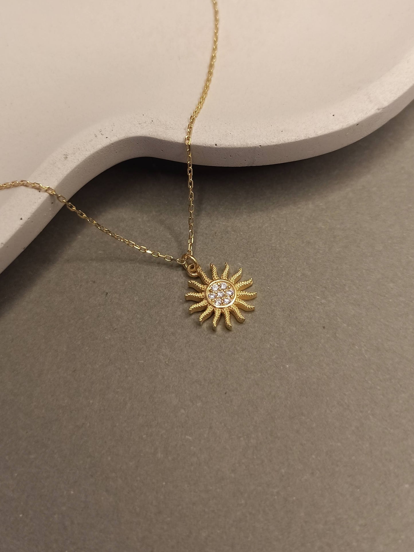 Mini Güneş Kolye, Zirkon Taşlı - Gümüş