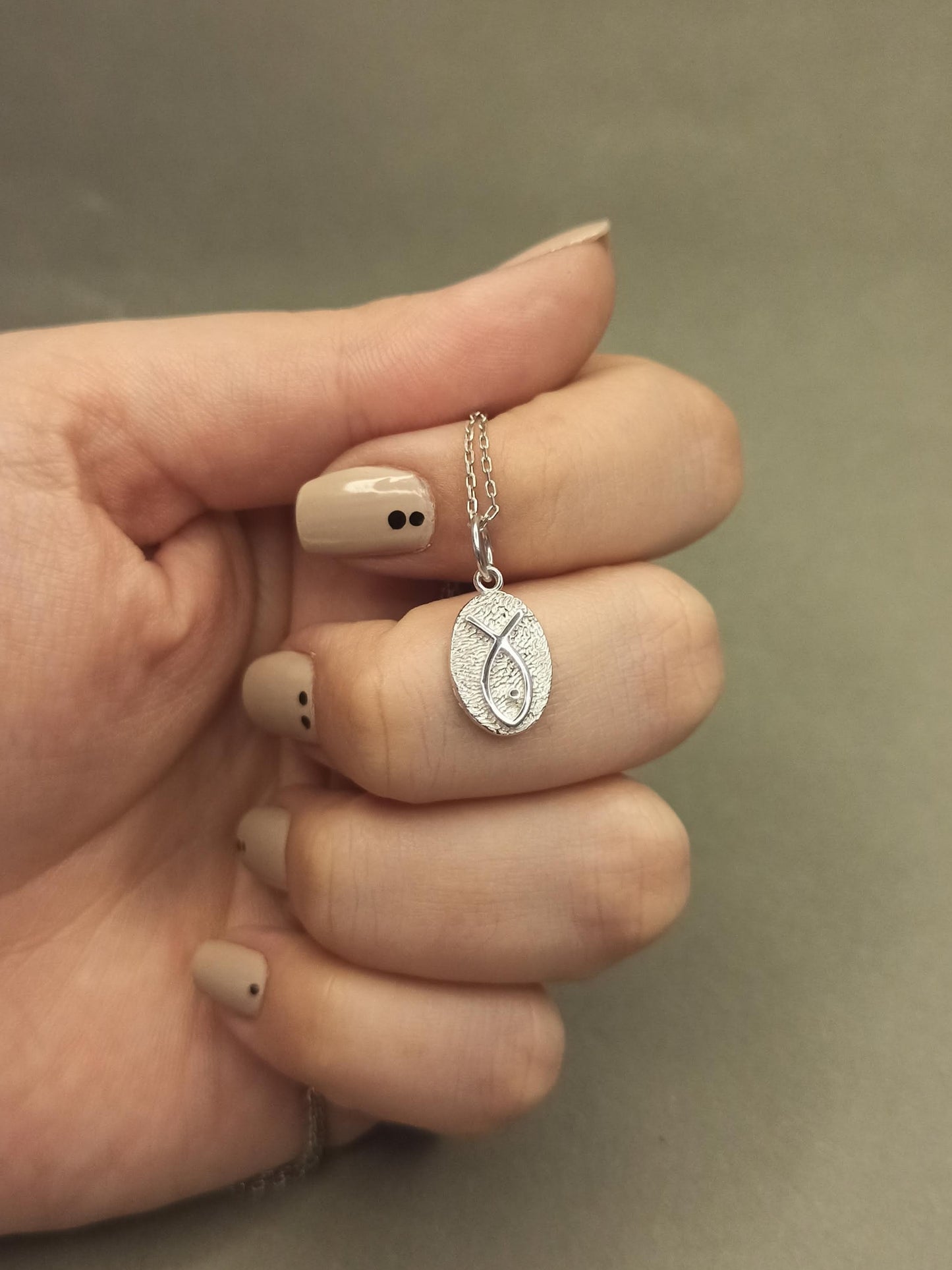 Gümüş Mini Madalyon Balık Kolye