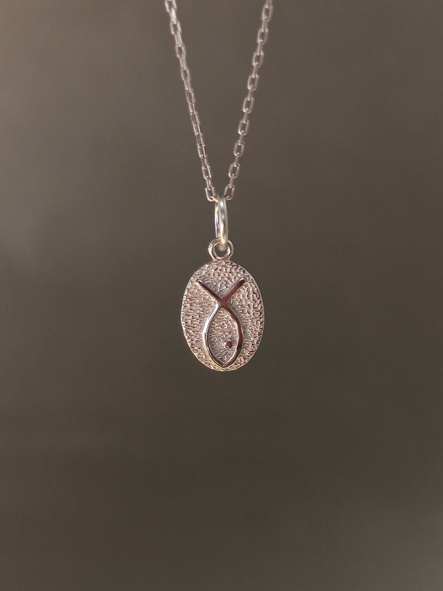 Gümüş Mini Madalyon Balık Kolye