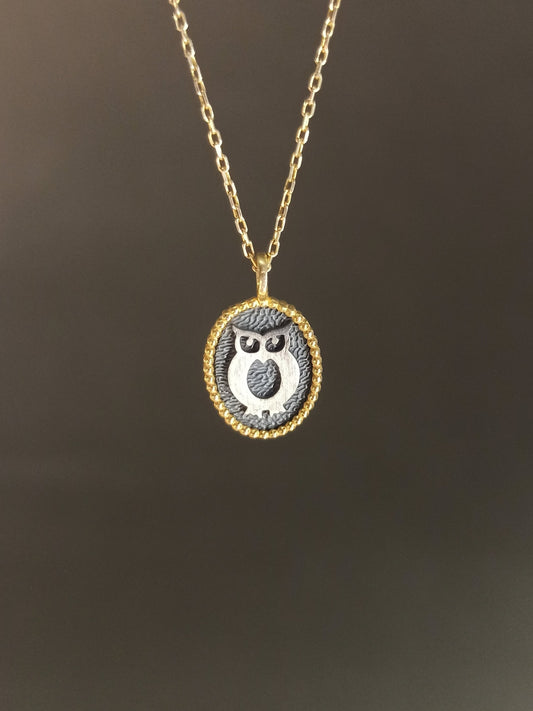 Gümüş Baykuş Mini Madalyon Kolye