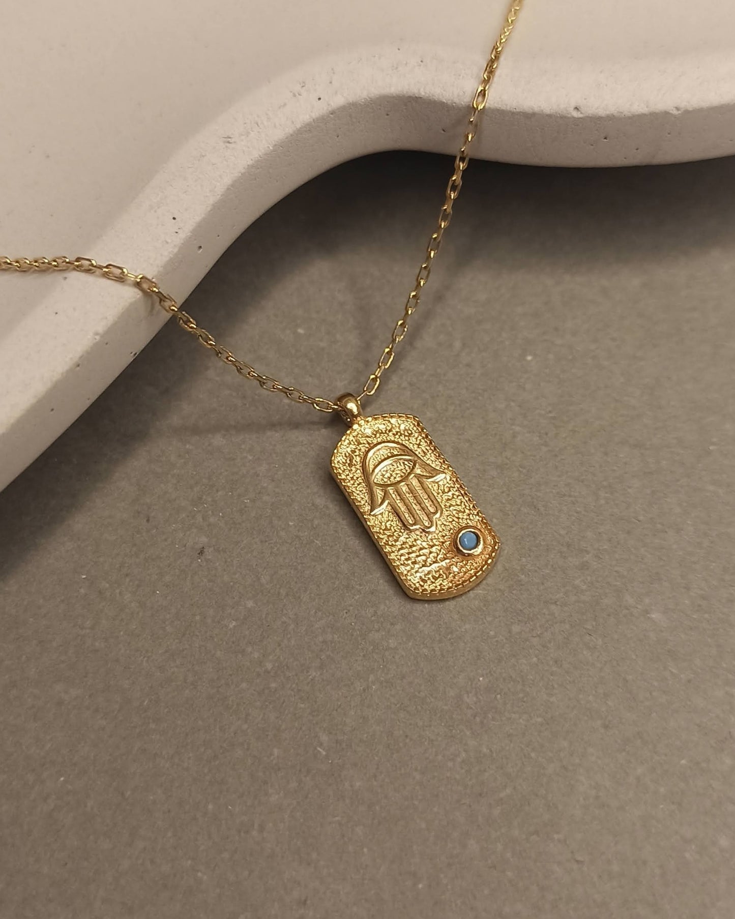 Gümüş Fatma'nın Eli Kolye, Hamsa