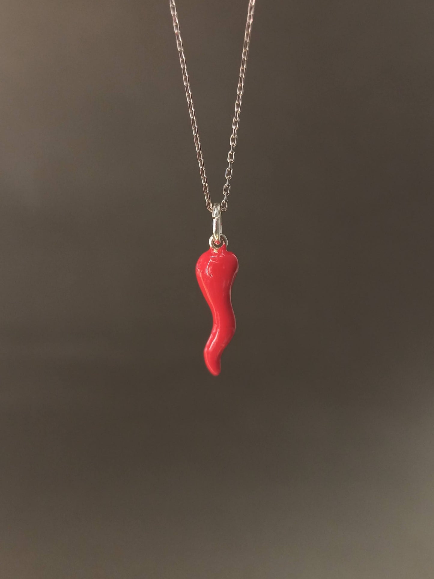 Gümüş Kırmızı Cornicello Kolye, İtalyan Şans Boynuzu