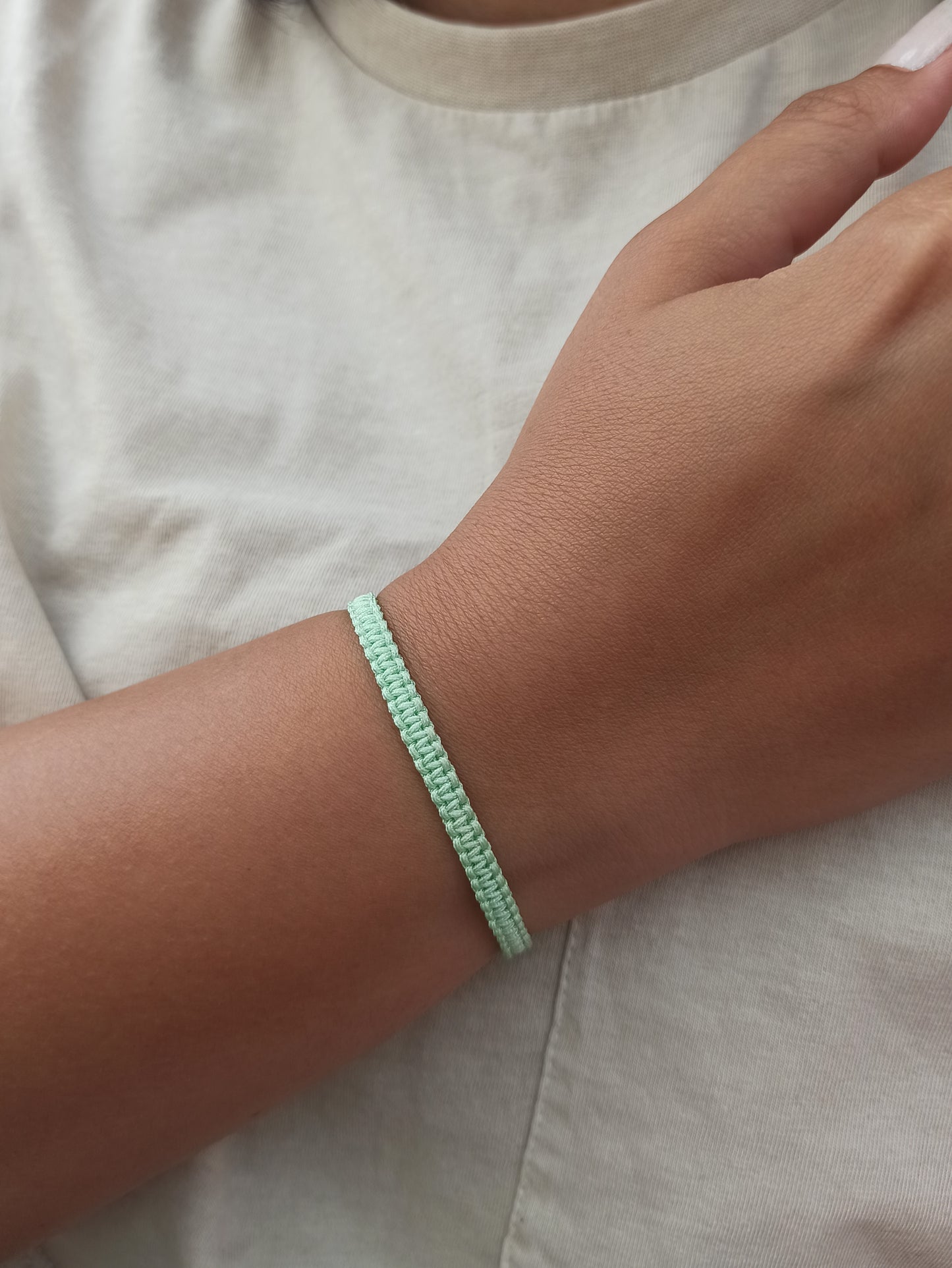 Açık yeşil ipli makrome bileklik