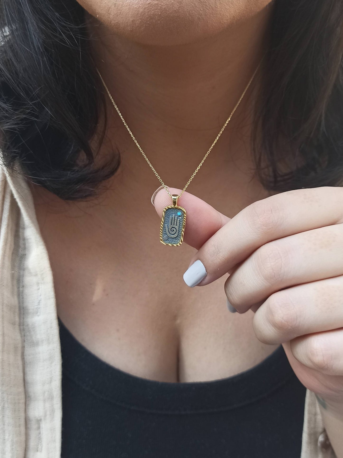 Gümüş Turkuaz Taşlı Fatma'nın Eli Madalyon Kolye