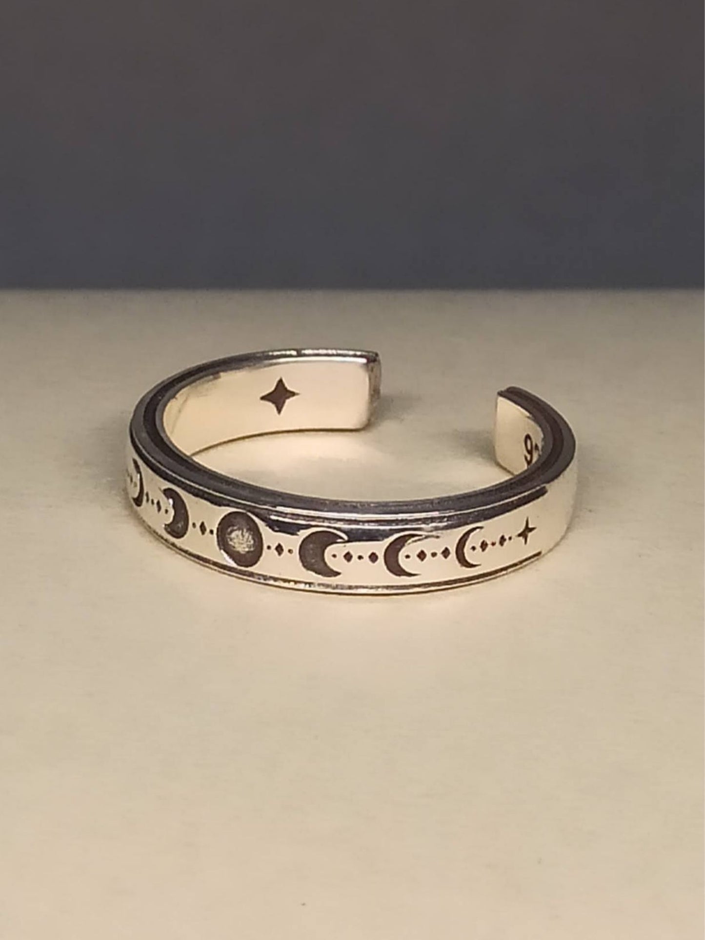 Gümüş Ay Döngüleri Yüzük, Ayarlanabilir