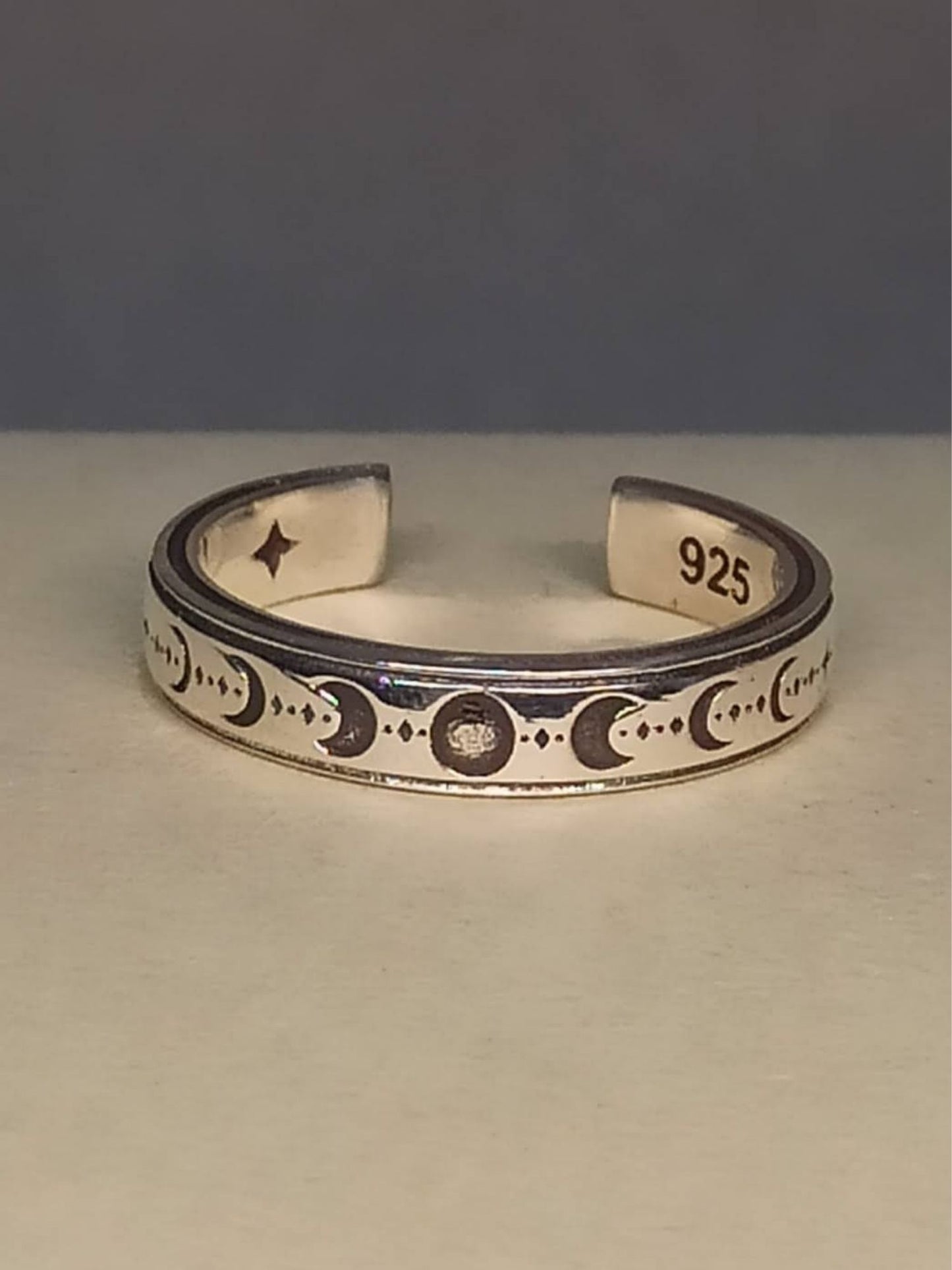 Gümüş Ay Döngüleri Yüzük, Ayarlanabilir